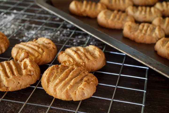 Rich Cardamom Cookies