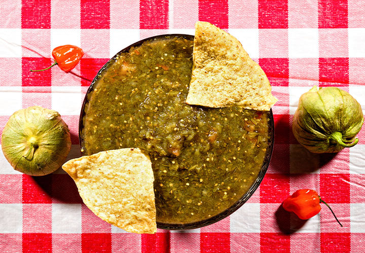 Salsa Verde con Chiles de Arbol